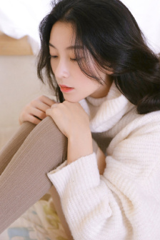 小向まな美